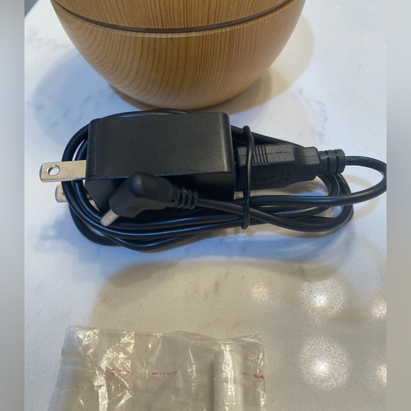 Nature’s Truth Ultrasonic Mini LED Color Changing Aroma Diffuser - Picture 7 of 9